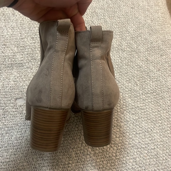 mid ankle boot old navy size 10 women’s color “new taupe” - Picture 3 of 6